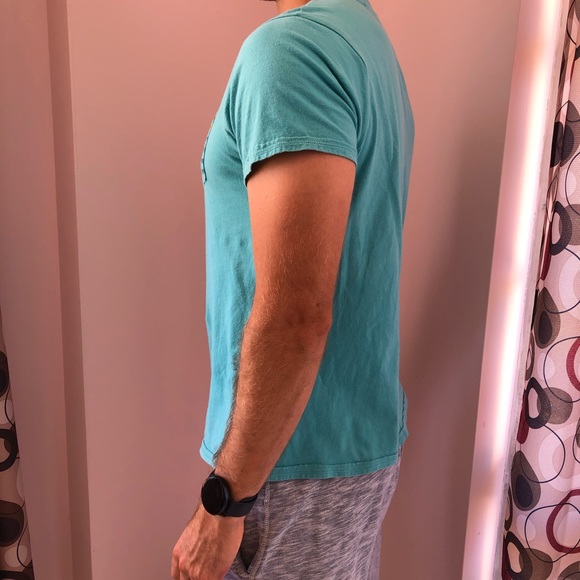 Guess T - Picture 2 of 4